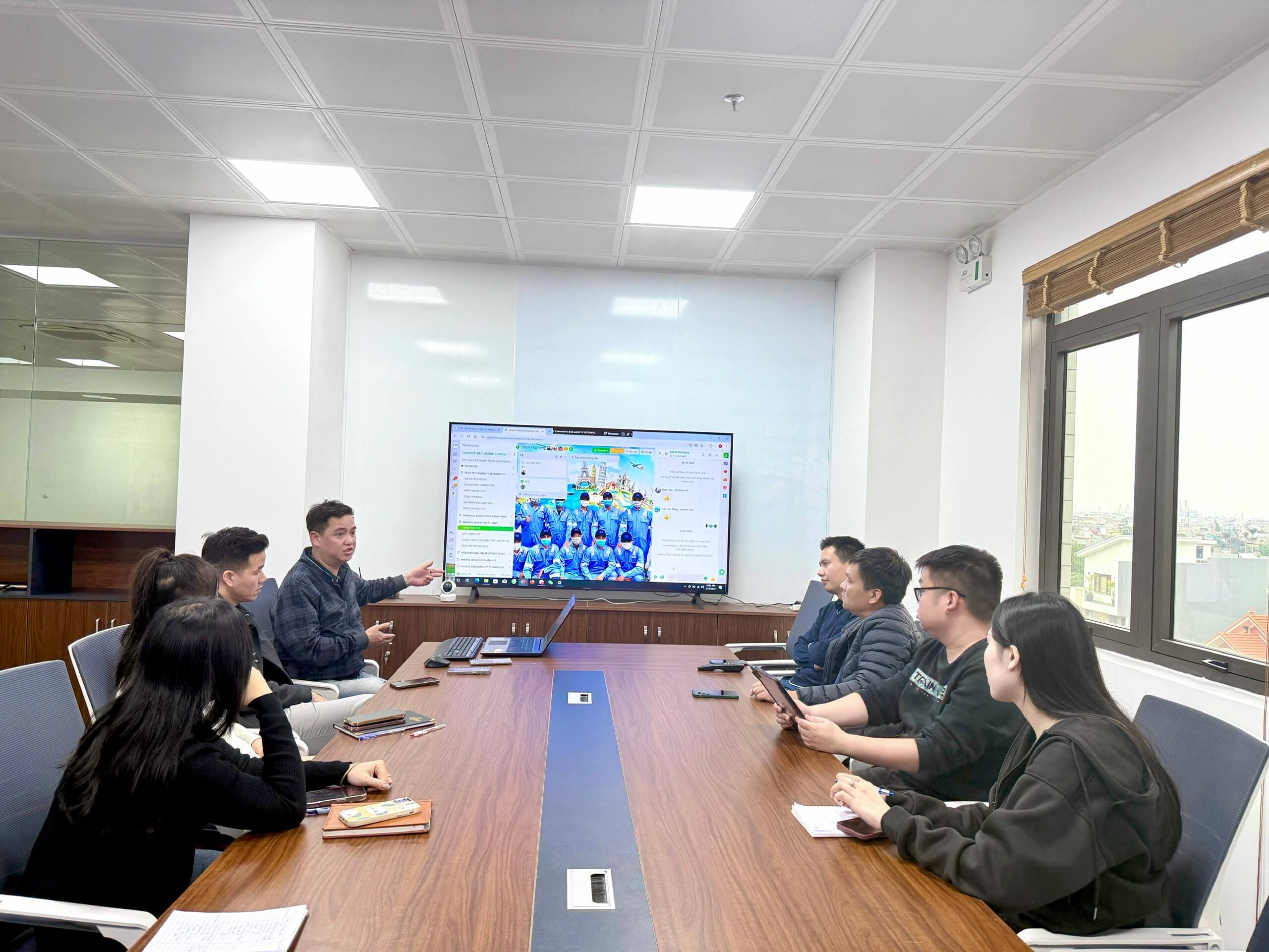 Họp giao ban đầu tuần các bộ phận